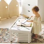 Маса за игра и рисуване с 2 кутии за съхранение