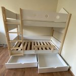 двуетажно легло с чекмеджета