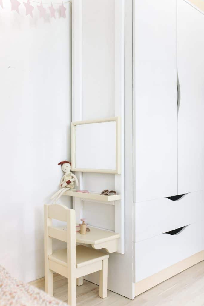 start_dressing table_massive wood