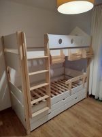 Легло на два етажа с чекмеджета и допълнително сандвич легло в бяло и акцентен цвят - Image 5