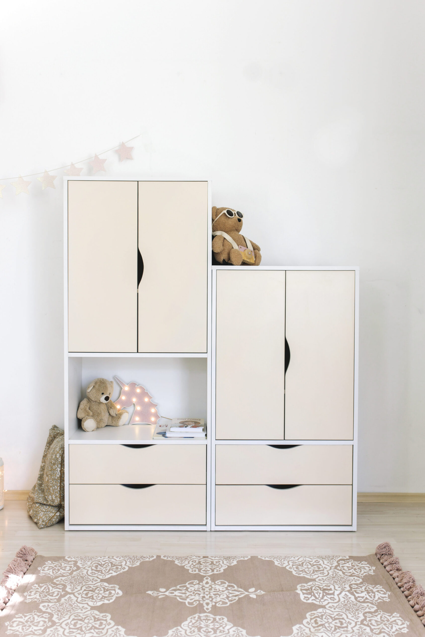 модули за съхранение бежово изрязани дръжки чекмеджета и шкафчета модули за съхранение бежово изрязани дръжки чекмеджета и шкафчета