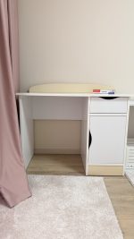 бюро с чекмедже и шкафче