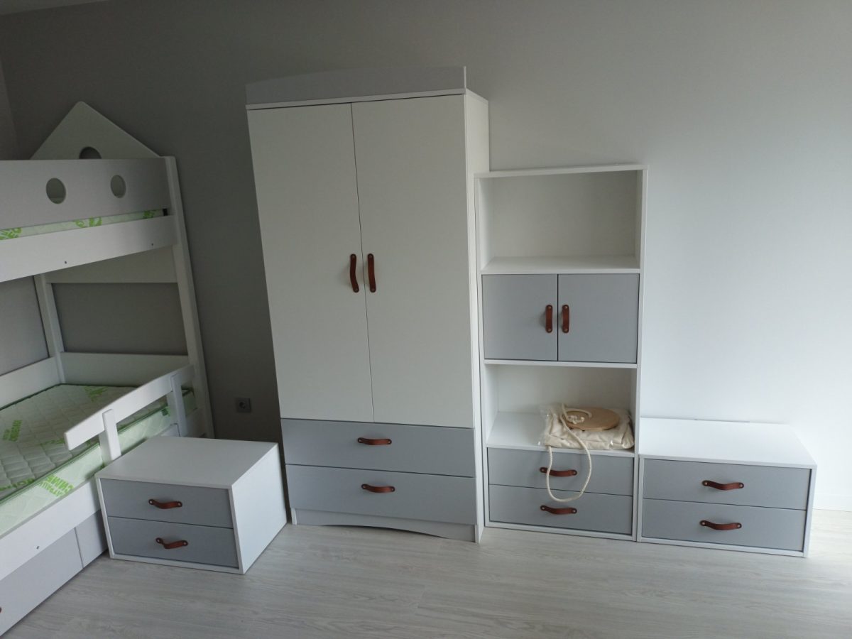 модули за съхранение чкемеджета и шкафчета кожени дръжки бяло и сиво