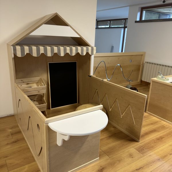 къща за игра магазин от шперплат и масив за детски градини и детски центрове